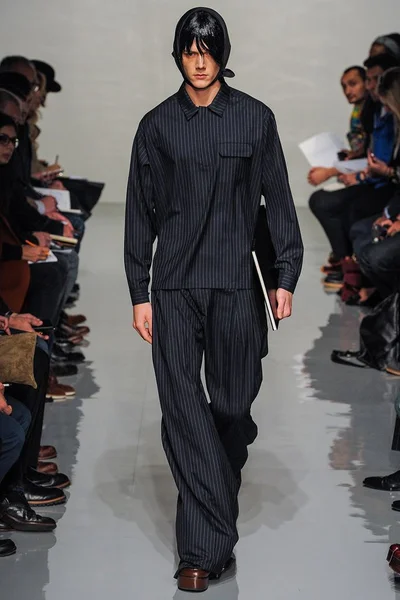 Look 25
